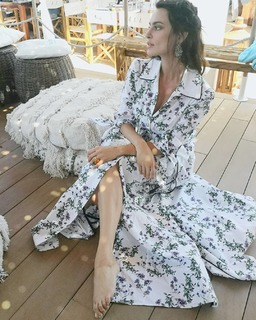 Catrinel Marlon feet photo 13