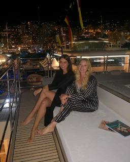 Catrinel Marlon feet photo 19