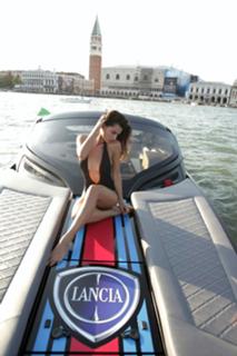Catrinel Marlon feet photo 15