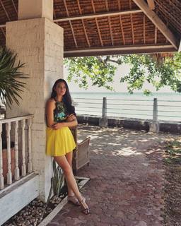 Catriona Gray feet photo 16