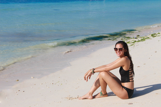 Catriona Gray feet photo 12