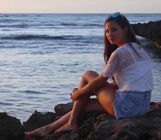 Catriona Gray feet photo 19