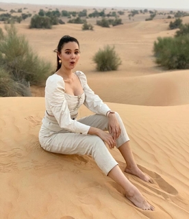Catriona Gray feet photo 8