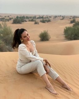 Catriona Gray feet photo 7