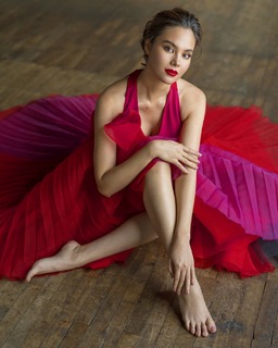 Catriona Gray feet photo 2