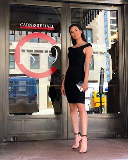 Catriona Gray feet photo 19
