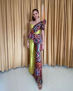 Catriona Gray feet photo 16