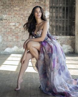 Catriona Gray feet photo 12