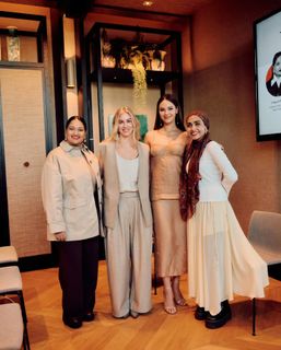 Catriona Gray feet photo 14