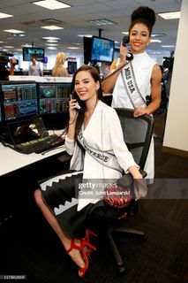 Catriona Gray feet photo 3