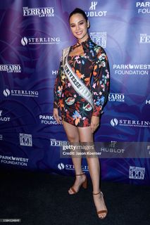 Catriona Gray feet photo 3