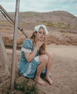 Caylee Cowan feet photo thumbnail