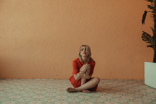 Caylee Cowan feet photo thumbnail