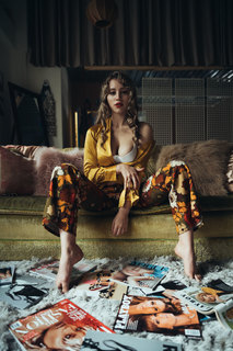 Caylee Cowan feet photo thumbnail