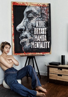 Caylee Cowan feet photo thumbnail