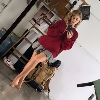 Caylee Cowan feet photo thumbnail
