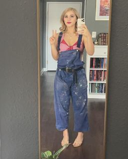 Caylee Cowan feet photo thumbnail