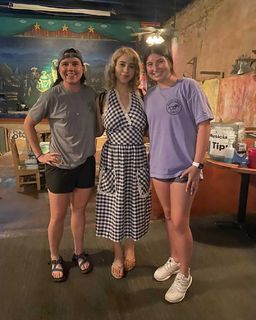 Caylee Cowan feet photo thumbnail