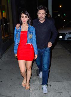 Caylee Cowan feet photo thumbnail