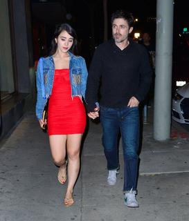 Caylee Cowan feet photo thumbnail