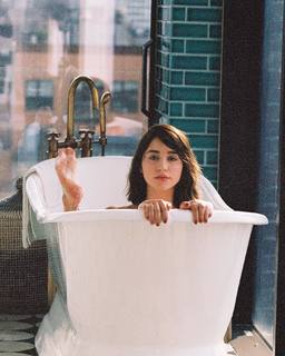 Caylee Cowan feet photo thumbnail