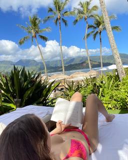 Caylee Cowan feet photo thumbnail