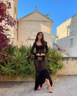 Caylee Cowan feet photo thumbnail