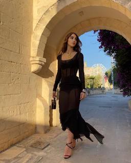 Caylee Cowan feet photo thumbnail