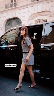 Caylee Cowan feet photo thumbnail