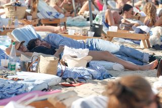 Caylee Cowan feet photo thumbnail