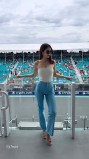 Caylee Cowan feet photo 5