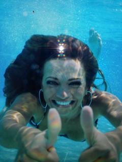 Cecilia Galiano feet photo thumbnail