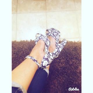 Cecilia Galiano feet photo thumbnail