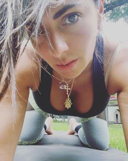 Cecilia Galiano feet photo thumbnail