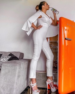 Cecilia Galiano feet photo thumbnail