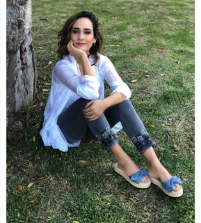 Cecilia Navia feet photo 3