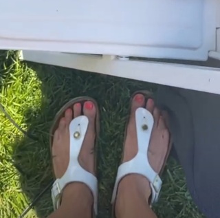 Cecilia Vega feet photo 3