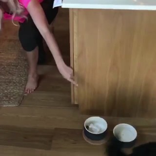 Cecily Strong feet photo thumbnail