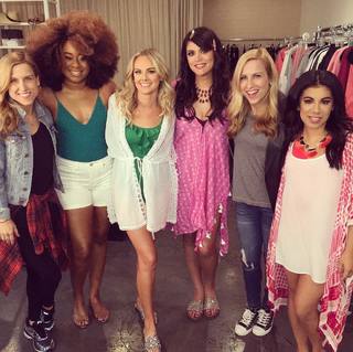 Cecily Strong feet photo thumbnail