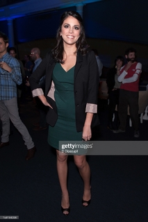 Cecily Strong feet photo thumbnail