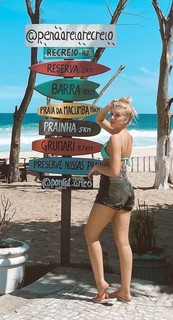 Cela Lopes feet photo thumbnail