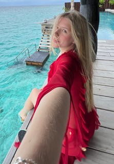 Cela Lopes feet photo thumbnail