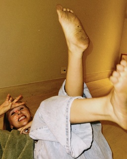 Cela Lopes feet photo thumbnail