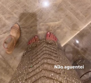 Cela Lopes feet photo thumbnail