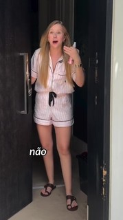 Cela Lopes feet photo thumbnail