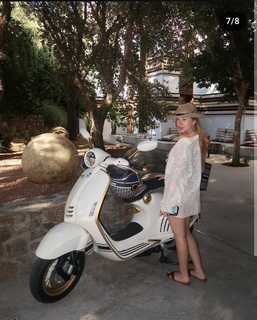 Cela Lopes feet photo thumbnail