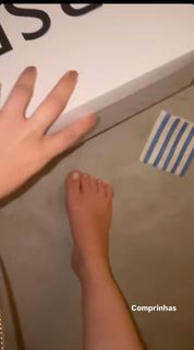 Cela Lopes feet photo thumbnail