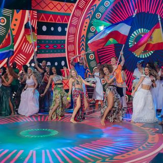 Cela Lopes feet photo thumbnail