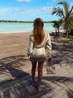 Cela Lopes feet photo 9