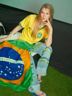 Cela Lopes feet photo 1